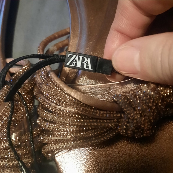 Zara Women's Summer Gold Rhinestones Flat Sandals, Casual Beach Flip-Flops, - Picture 2 of 9